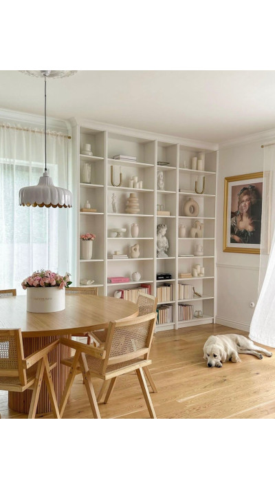 Table with a natural finish and vertical grooves