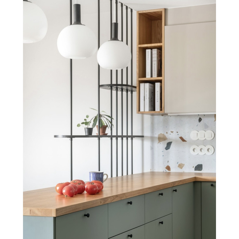 AIDA - nowoczesny regał z czarnego forniru dębowego AIDA - nowoczesny regał z czarnego forniru dębowego