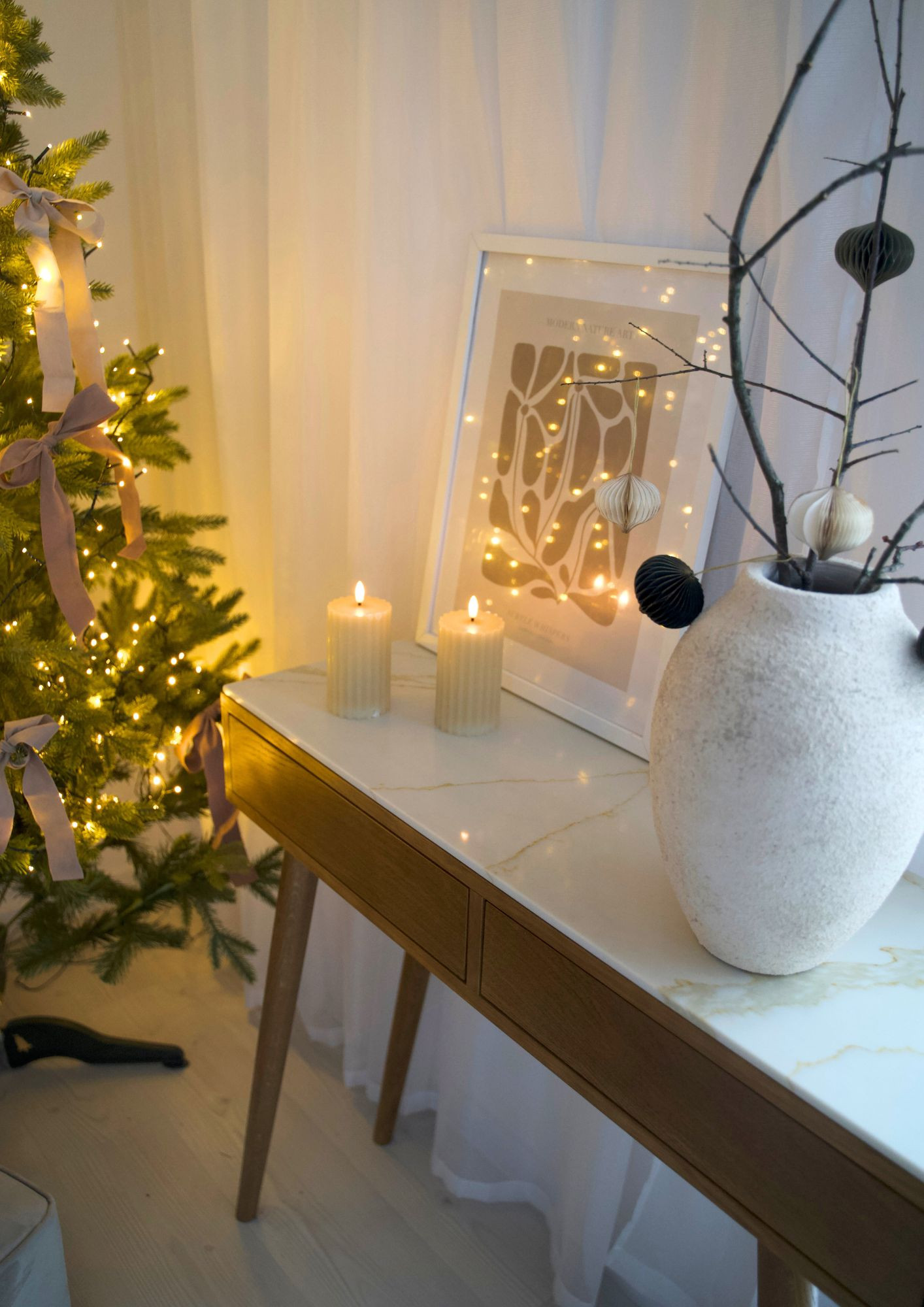 Stolik konsolowy glamour z marmurem – elegancka konsola do salonu