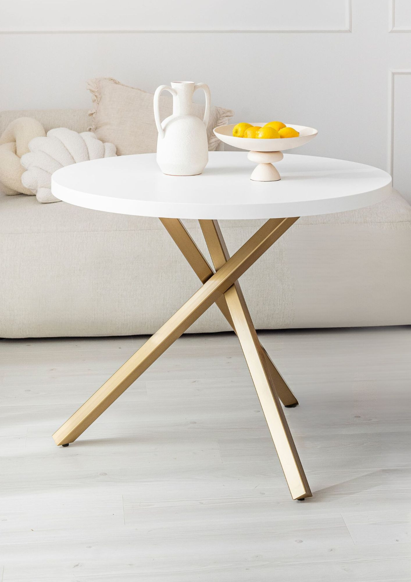 minimalistyczny stół jadalniany biały w stylu modern classic minimalistyczny stół jadalniany biały w stylu modern classic