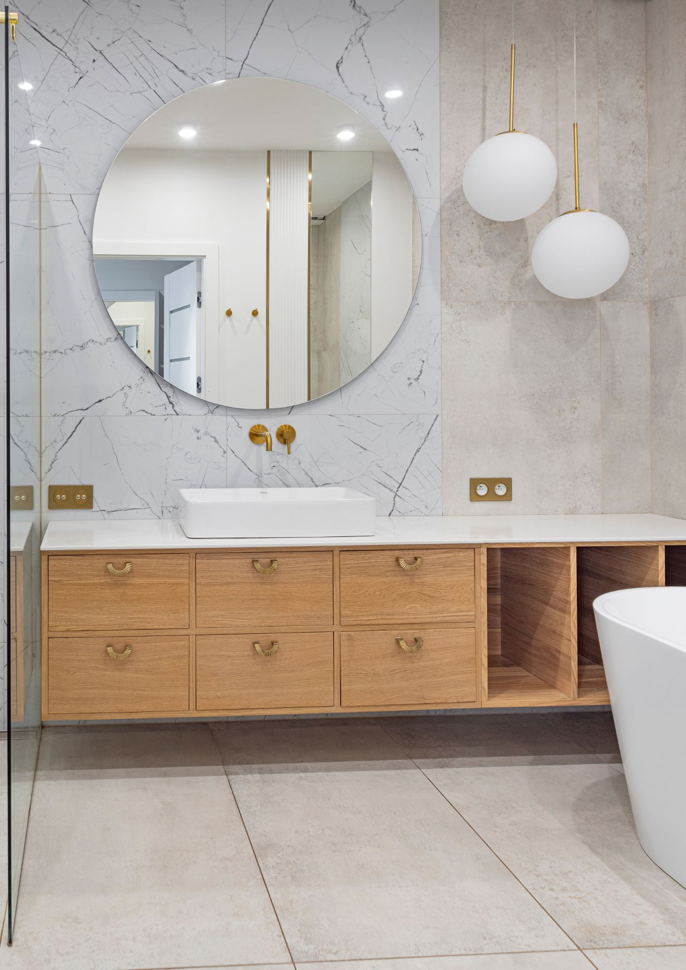 Custom-made vanity cabinet. Custom bathroom furniture in Poznań Custom-made vanity cabinet. Custom bathroom furniture in Poznań