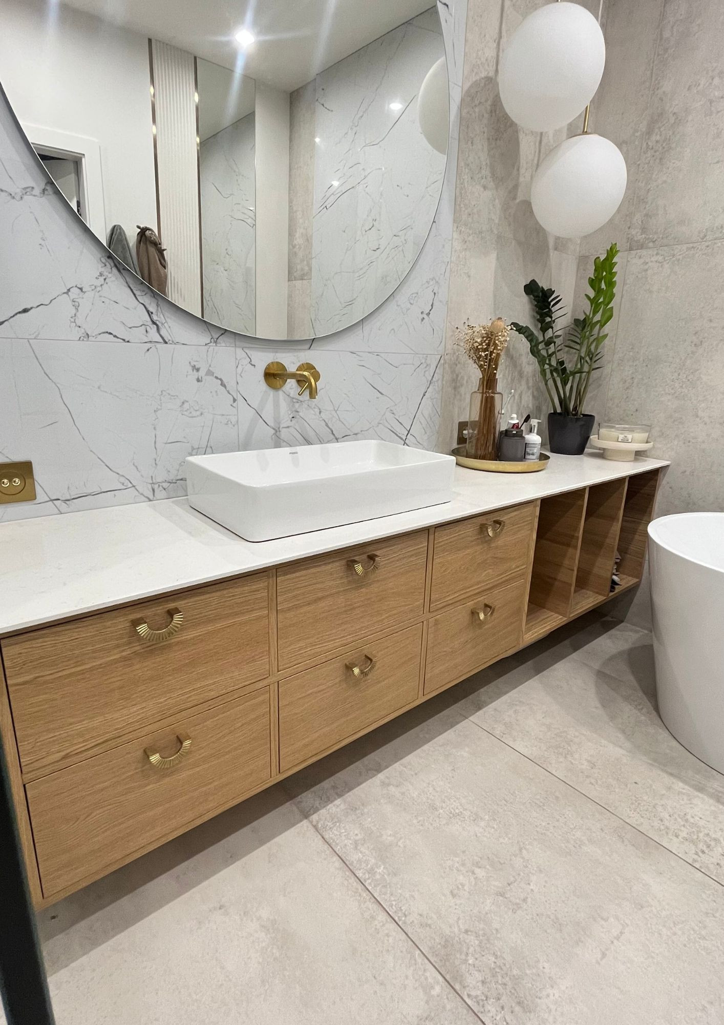 Custom-made vanity cabinet. Custom bathroom furniture in Poznań Custom-made vanity cabinet. Custom bathroom furniture in Poznań