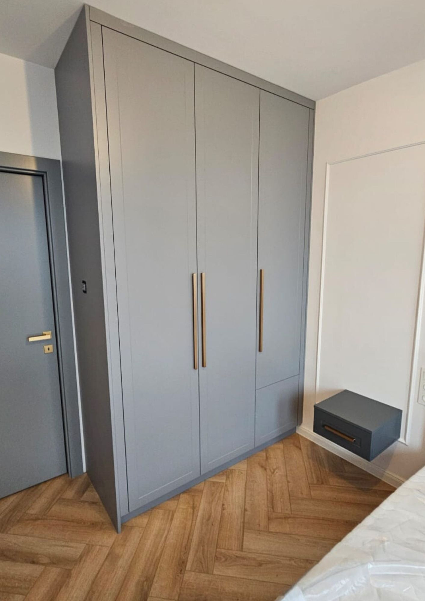 Custom-made bedroom closet, clothing cabinet in Leszno Custom-made bedroom closet, clothing cabinet in Leszno
