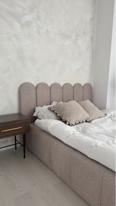 Łóżko BUBBLE z przeszyciami - nowoczesny design i komfort Łóżko BUBBLE z przeszyciami - nowoczesny design i komfort