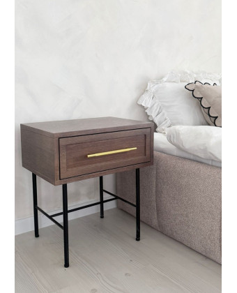 Szafka nocna AZIZA – elegancki design z szufladą i złotym uchwytem