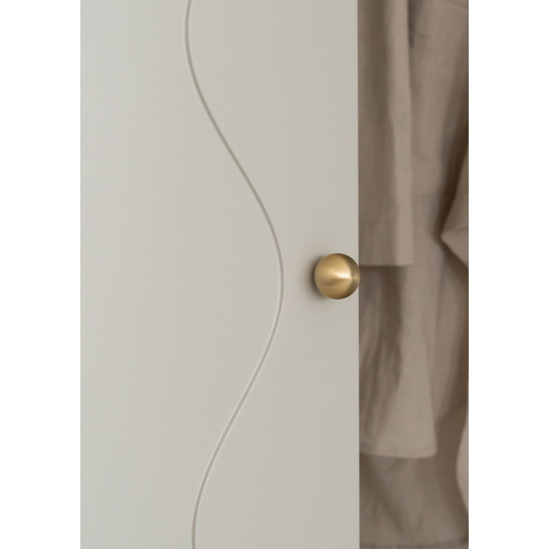 Dwudrzwiowa szafa z subtelnym wzorem i złotym akcentem