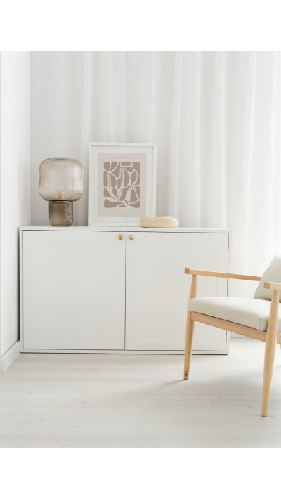 komoda biała z szufladami nowoczesna minimalistyczna do salonu