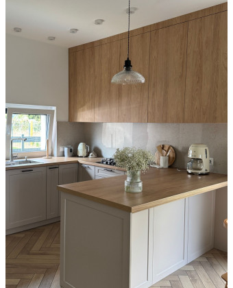 Kuchnia na wymiar Gostyń - nowoczesna beżowa zabudowa meblowa