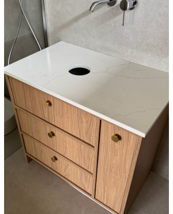 Stojąca szafka łazienkowa z trzema szufladami i szafką boczną w dekorze Casella Naturalny