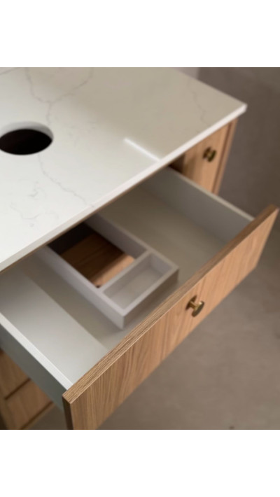 Mebel łazienkowy na wymiar w dekorze Casella Naturalny z eleganckim blatem kamiennym Mebel łazienkowy na wymiar w dekorze Casella Naturalny z eleganckim blatem kamiennym