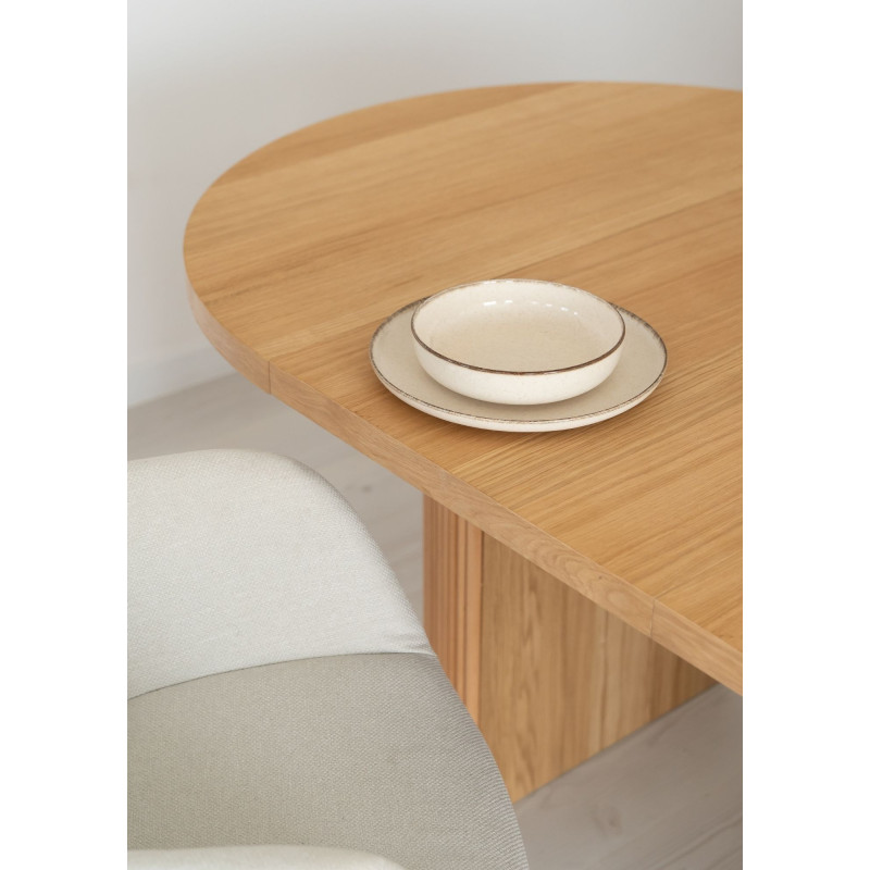 Nowoczesny Stół IZUMI z ryflowaną nogą do jadalni. Nowoczesny Stół IZUMI z ryflowaną nogą do jadalni.