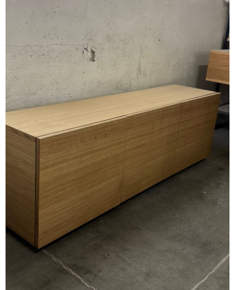 Tammy - wisząca szafka telewizyjna do salonu z forniru dębowego