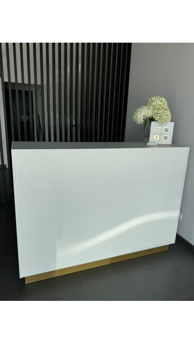 lada recepcyjna z ryflowanym frontem biała do salonu beauty lada recepcyjna z ryflowanym frontem biała do salonu beauty