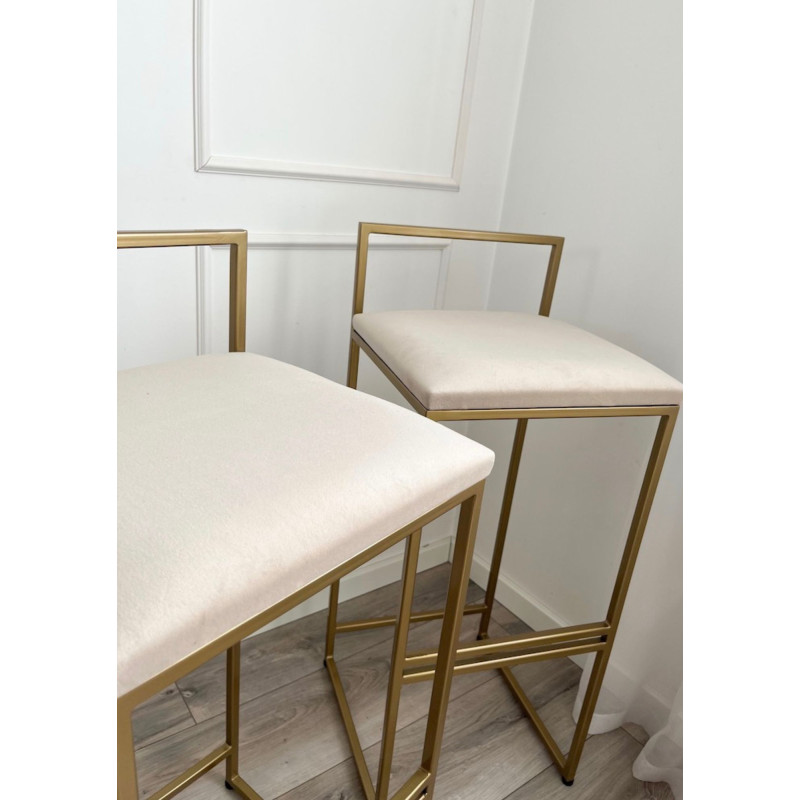 Złote hokery – Wyjątkowy styl i funkcjonalność w Twojej kuchni.