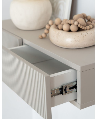 Nowoczesna konsola wisząca ryflowana – wąska konsola do przedpokoju z szufladami w stylu japandi