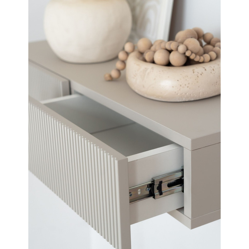 Wąska konsola ryflowana do przedpokoju – konsola wisząca z szufladą w stylu japandi