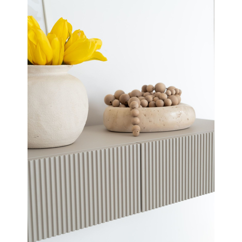 Konsola do salonu ryflowana – designerska konsola przyścienna w stylu minimalistycznym