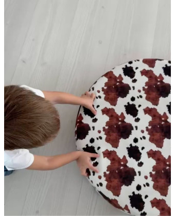 puf LITTLE MOO – okrągły puf podłogowy w krowi wzór do salonu