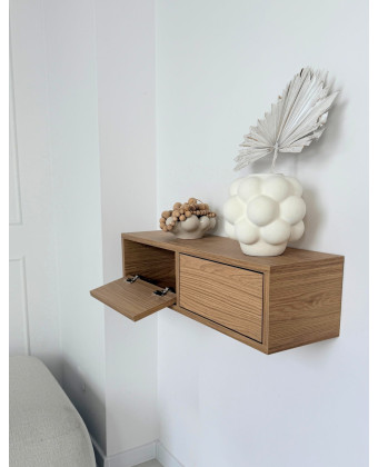 Wąska konsola wisząca TIMI | podwieszana szafka z drzwiami.