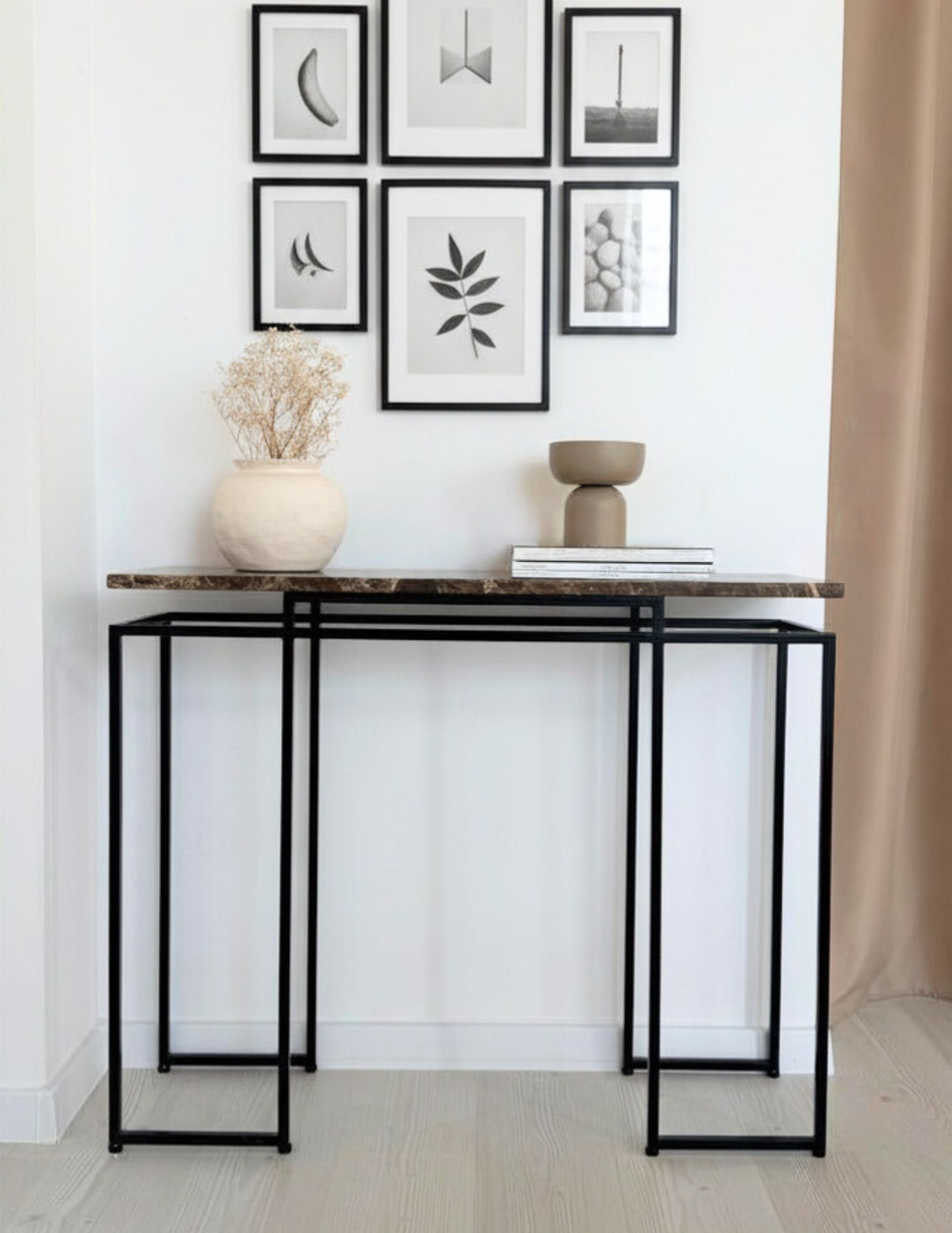 LORE – Elegancka wąska przyscienna konsola z naturalnym marmurem LORE – Elegancka wąska przyscienna konsola z naturalnym marmurem