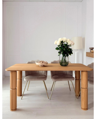 Profesjonalny stół do szkoleń kosmetycznych LENA z welurowymi krzesłami w klinice medycyny estetycznej