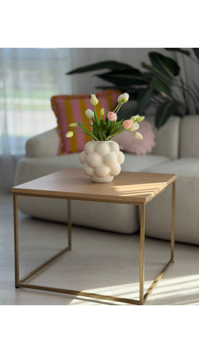Nowoczesny stolik kawowy BONNIE GOLD z blatem laminowanym do salonu, stolik kawowy jasne drewno złota podstawa Nowoczesny stolik kawowy BONNIE GOLD z blatem laminowanym do salonu, stolik kawowy jasne drewno złota podstawa