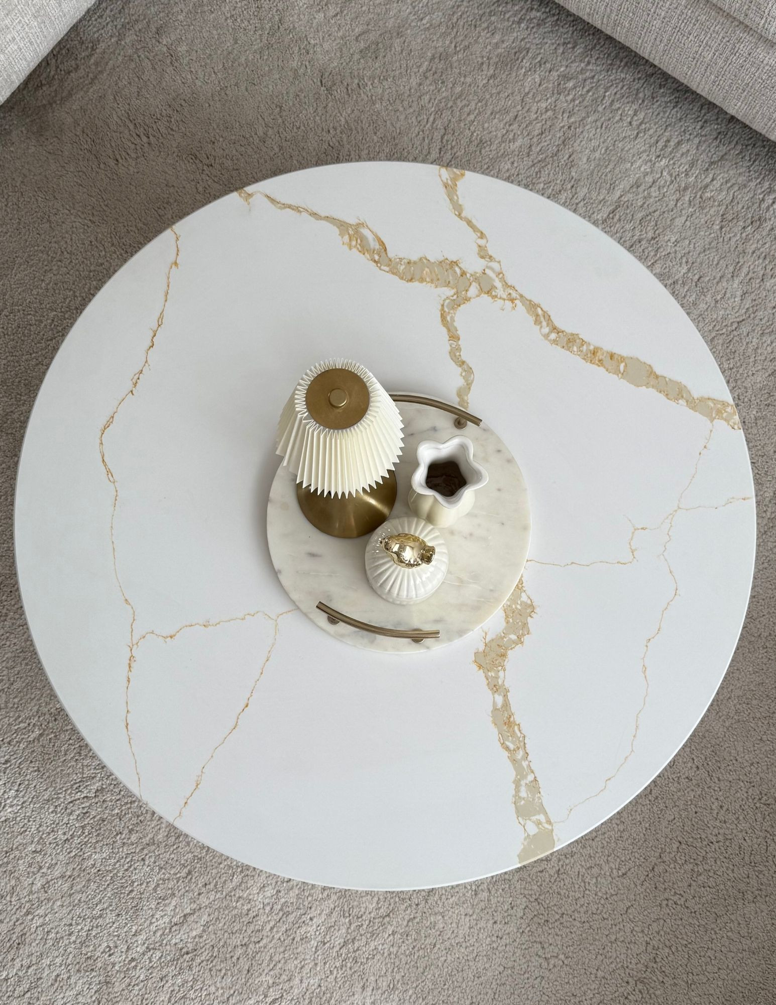 LUA Okrągły Stolik Kawowy Calacatta Gold fi 70 cm – Glamour do Salonu LUA Okrągły Stolik Kawowy Calacatta Gold fi 70 cm – Glamour do Salonu