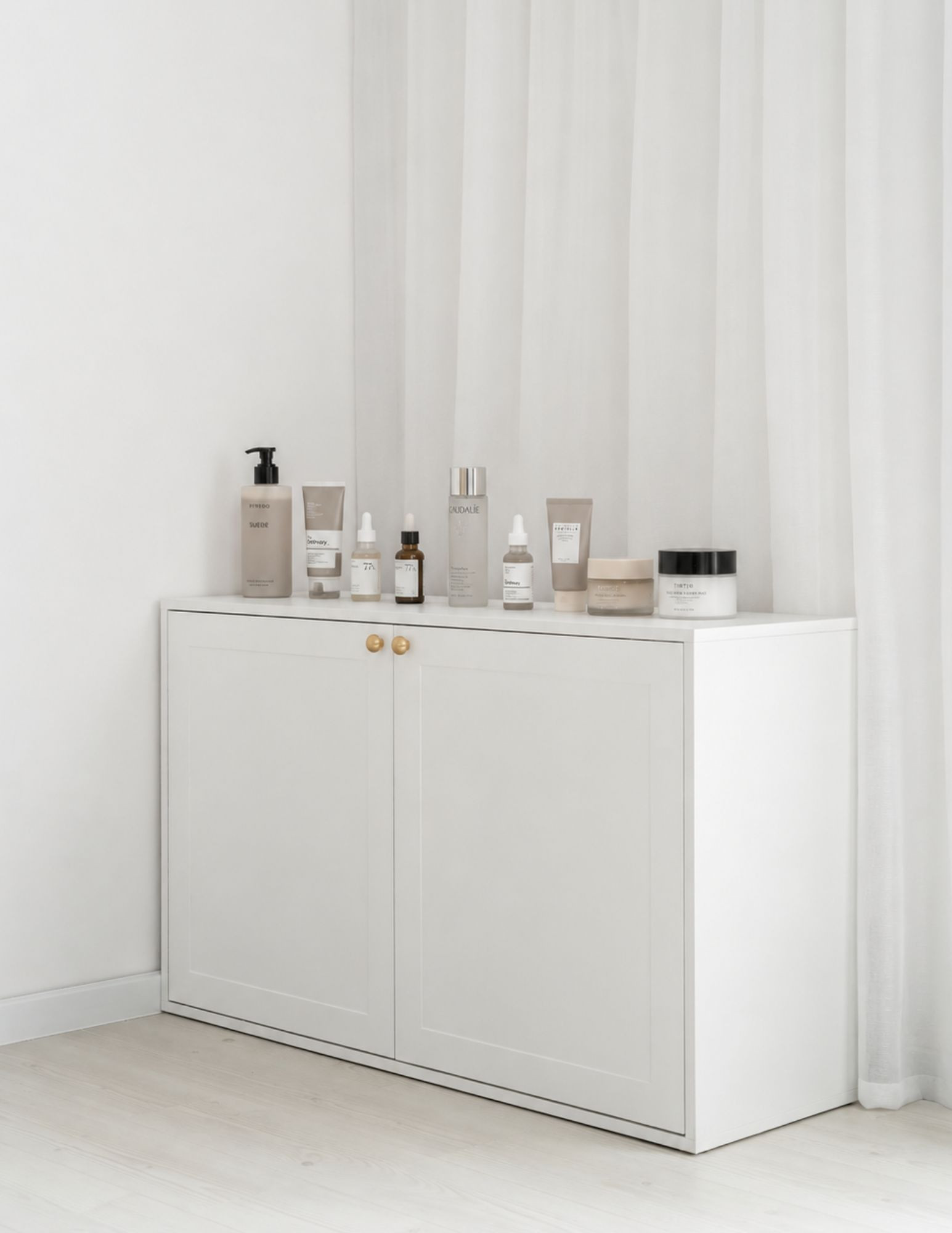 Komoda kosmetyczna biała na kosmetyki | Salon kosmetyczny Komoda kosmetyczna biała na kosmetyki | Salon kosmetyczny