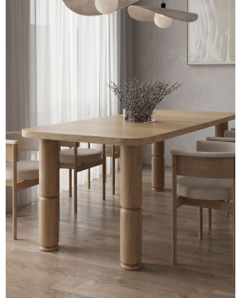 Stół rozkładany RUVO z forniru dębowego i toczonymi nogami z dębu litego, wymiary 140x90 cm Stół rozkładany RUVO z forniru dębowego i toczonymi nogami z dębu litego, wymiary 140x90 cm