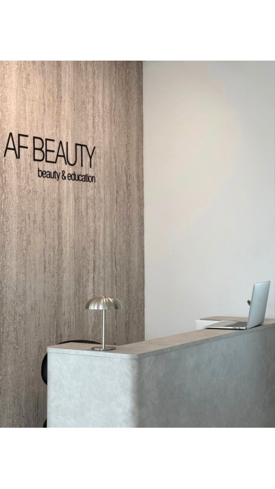 RAYS Reception Desk – A Modern Counter for Beauty Salons and Hair Salons | Papierówka RAYS Reception Desk – A Modern Counter for Beauty Salons and Hair Salons | Papierówka