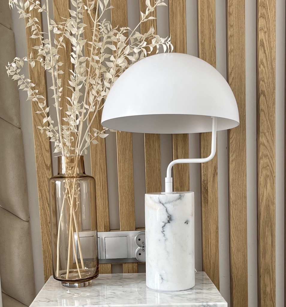 POISE WHITE - stołowa lampa z marmuru POISE WHITE - stołowa lampa z marmuru