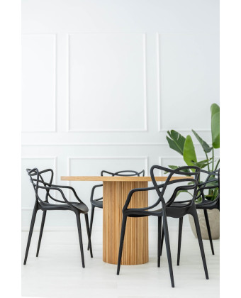 IZUMI Round Table with a Natural Veneer Top