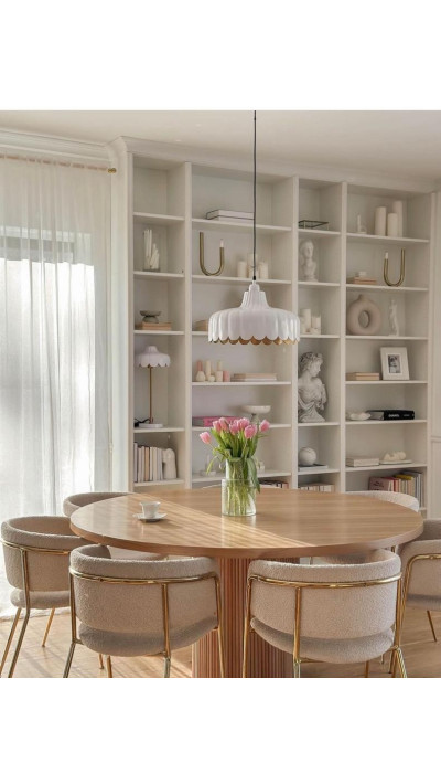 Stylish table with a wooden base – the IZUMI model